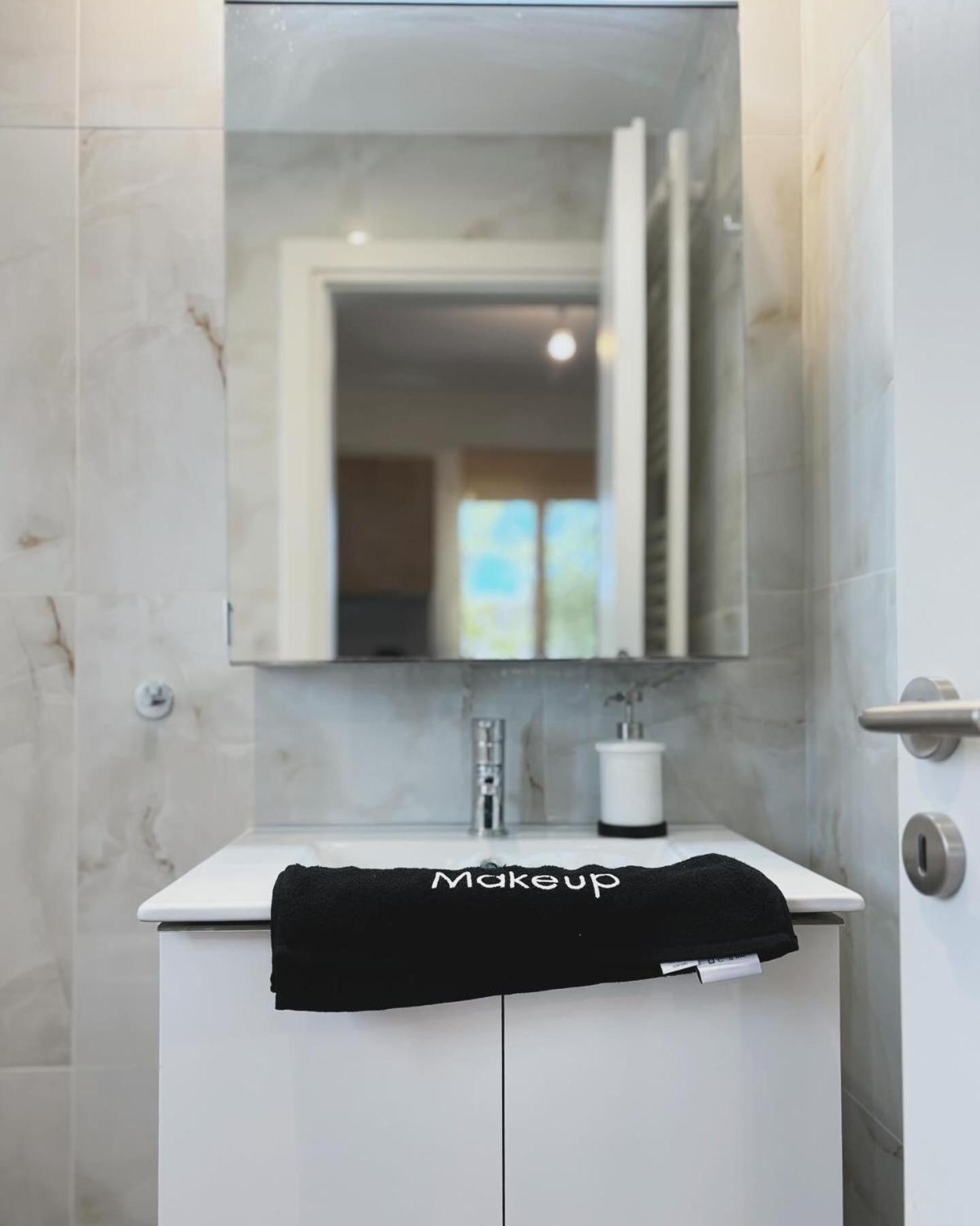 Liakada Guest House 아르테미다 외부 사진